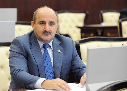 Çingiz Qənizadə Azərbaycanda məhkəmələrə inamsız münasibətin səbəblərini  açıqladı | Modern.az