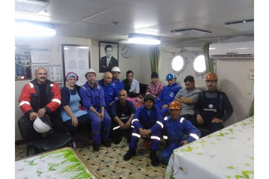 Azərbaycan dənizçiləri 3 miqrantın həyatını xilas etdilər(Foto)