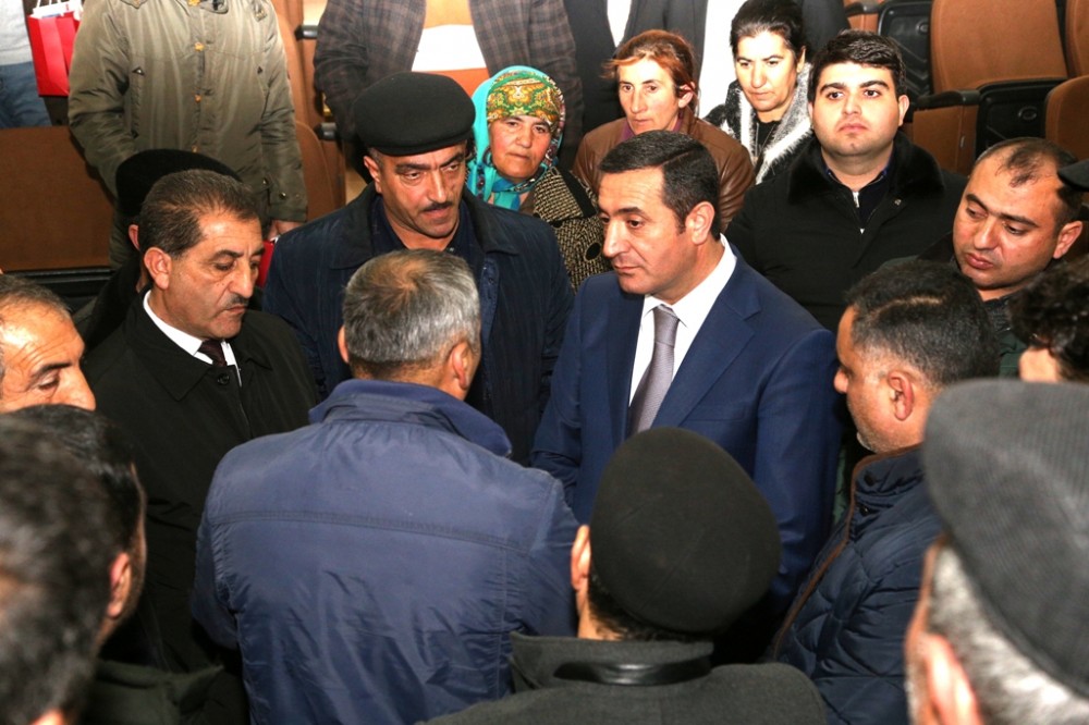Mahir Abbaszadənin növbəti görüşü Oğuzda oldu- FOTO Mahir Abbaszadənin növbəti görüşü Oğuzda oldu- FOTO