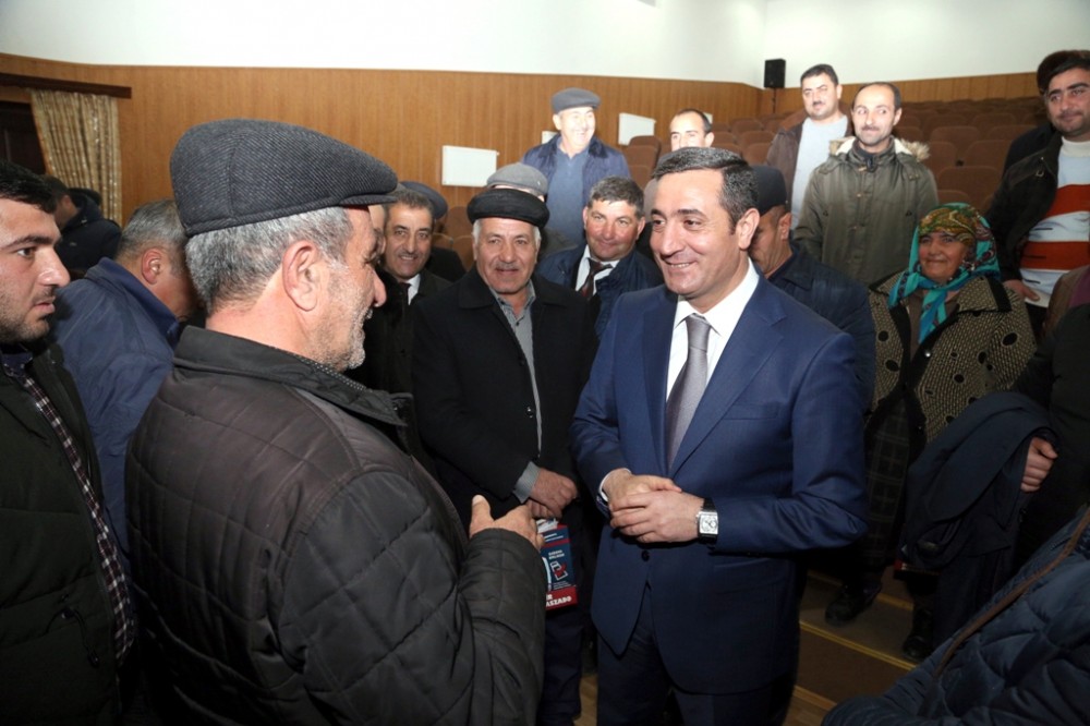 Mahir Abbaszadənin növbəti görüşü Oğuzda oldu- FOTO Mahir Abbaszadənin növbəti görüşü Oğuzda oldu- FOTO
