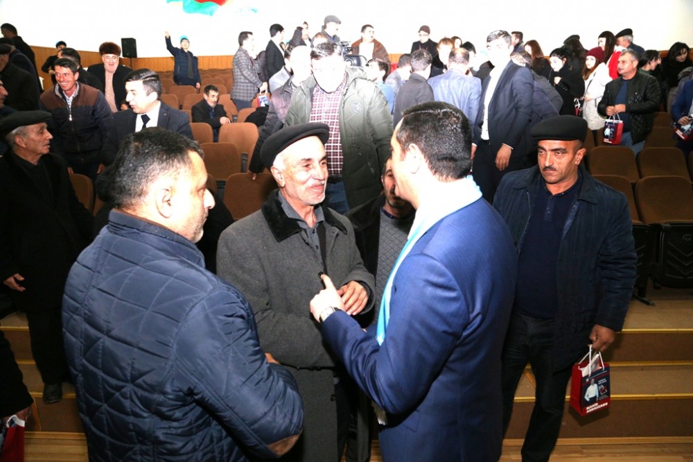 Mahir Abbaszadənin növbəti görüşü Oğuzda oldu- FOTO Mahir Abbaszadənin növbəti görüşü Oğuzda oldu- FOTO