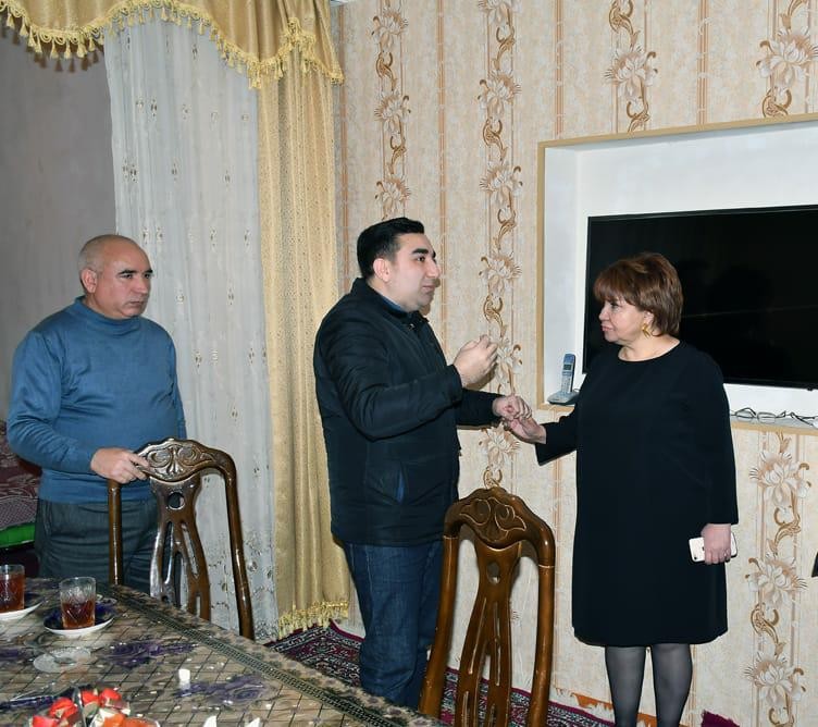 YAP-ın namizədi Afət Həsənova gözdən əlili evində ziyarət etdi- FOTO