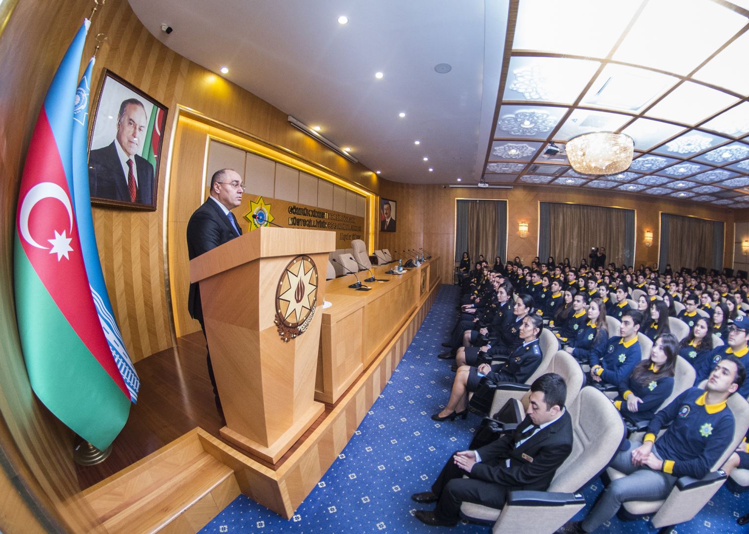 Dövlət Gömrük Komitəsinin sədri 3-cü "könüllü gömrükçü" dəstəsinin üzvləri ilə görüşüb (FOTO) - Gallery Image