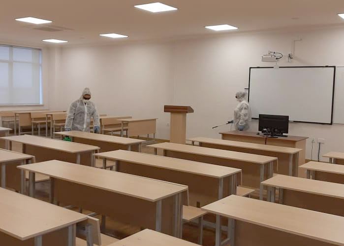 Bakı Ali Neft Məktəbi növbəti dəfə əsaslı dezinfeksiya edildi (FOTO) - Gallery Image