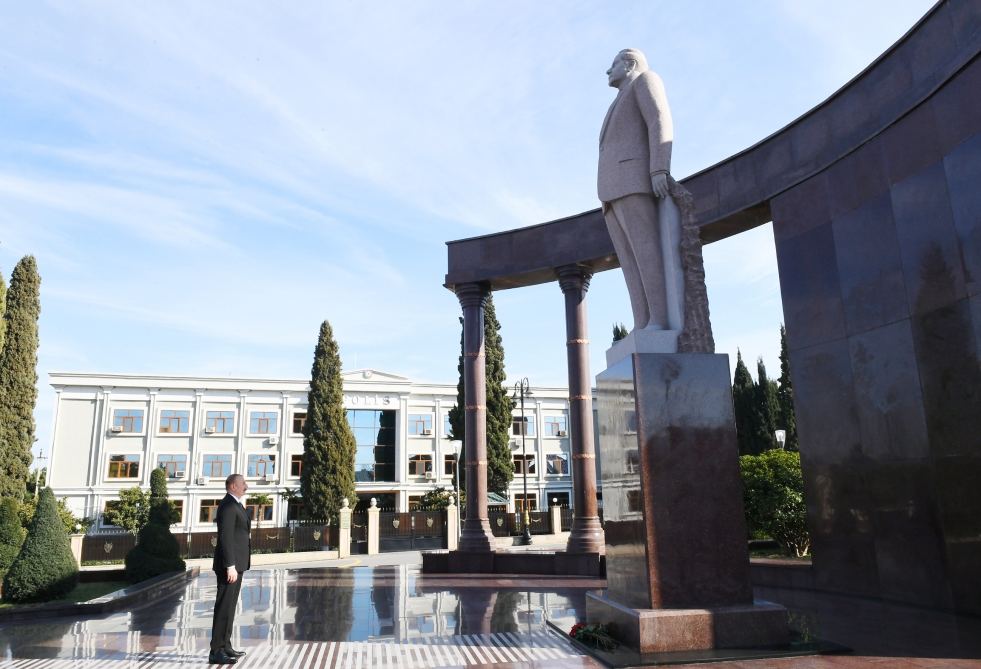 Prezident İlham Əliyev Şəmkir rayonuna səfərə gəlib (FOTO) - Gallery Image