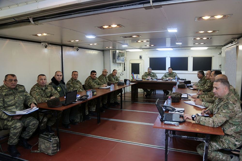 Müdafiə naziri ön idarəetmə məntəqəsində olub (FOTO/VİDEO) - Gallery Image