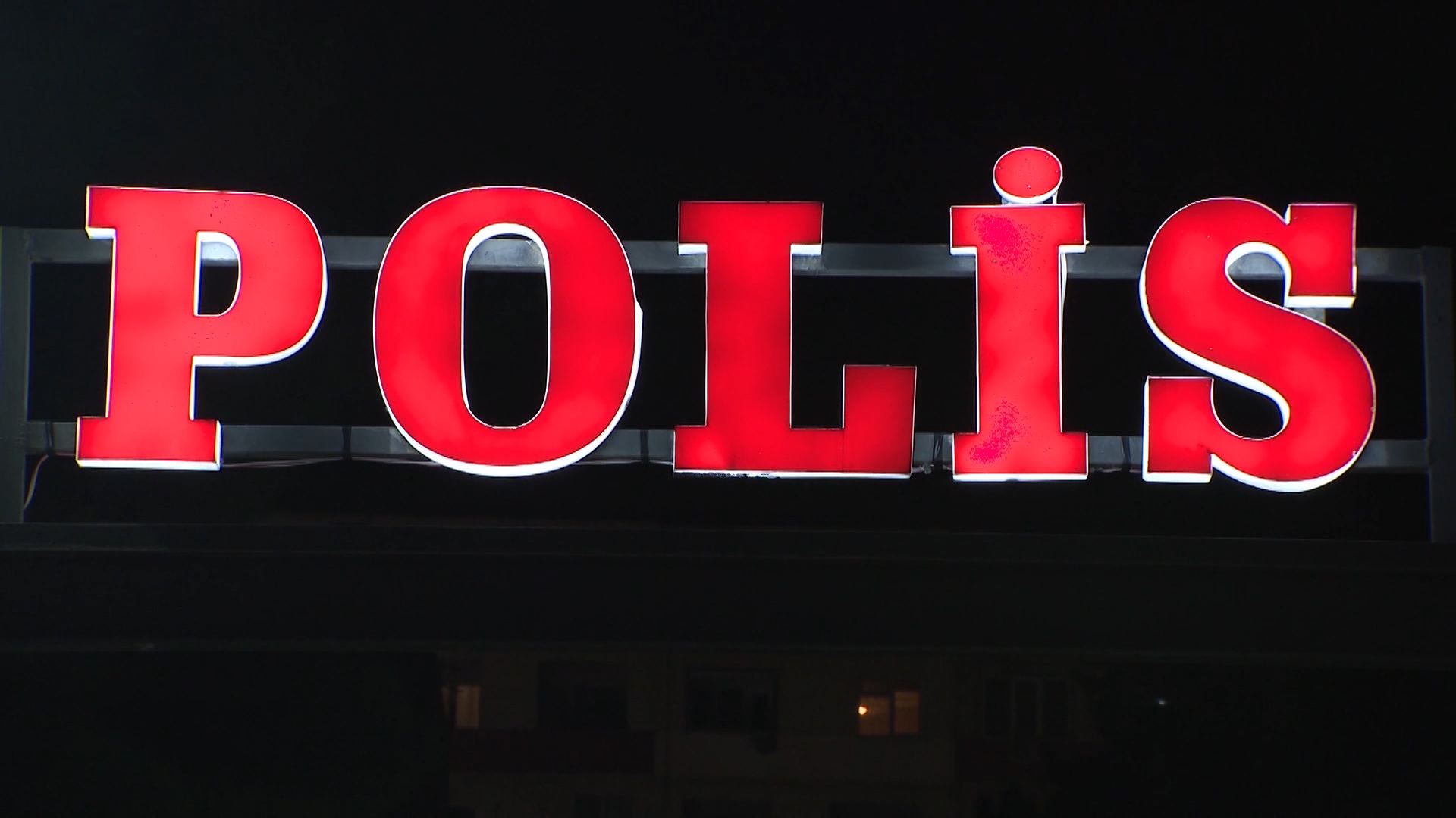 Bakıda bir gecədə 20-dən çox avtomobildən oğurluq edən dəstə saxlanıldı (FOTO) - Gallery Image