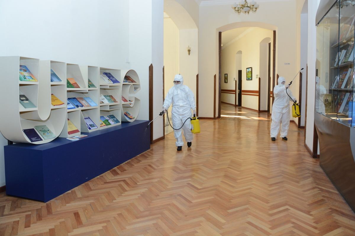 UNEC-də dezinfeksiya işləri aparılıb (FOTO) - Gallery Image