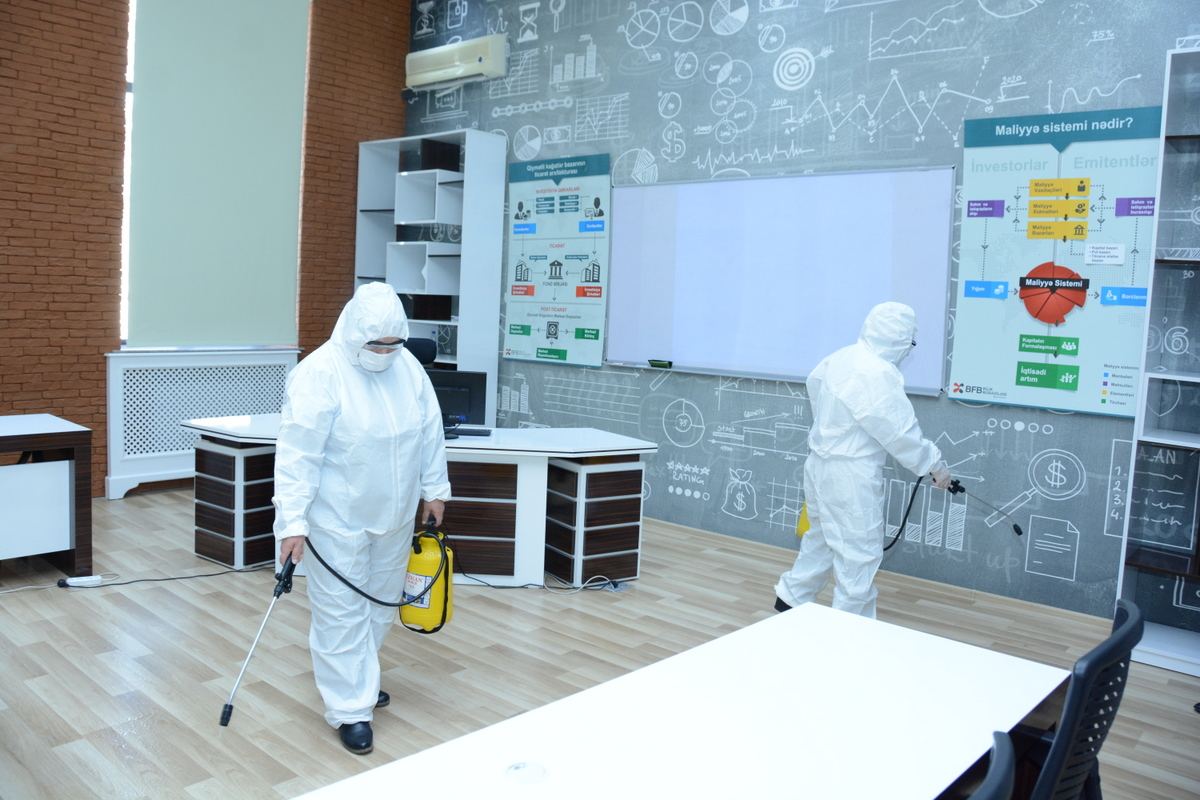 UNEC-də dezinfeksiya işləri aparılıb (FOTO) - Gallery Image