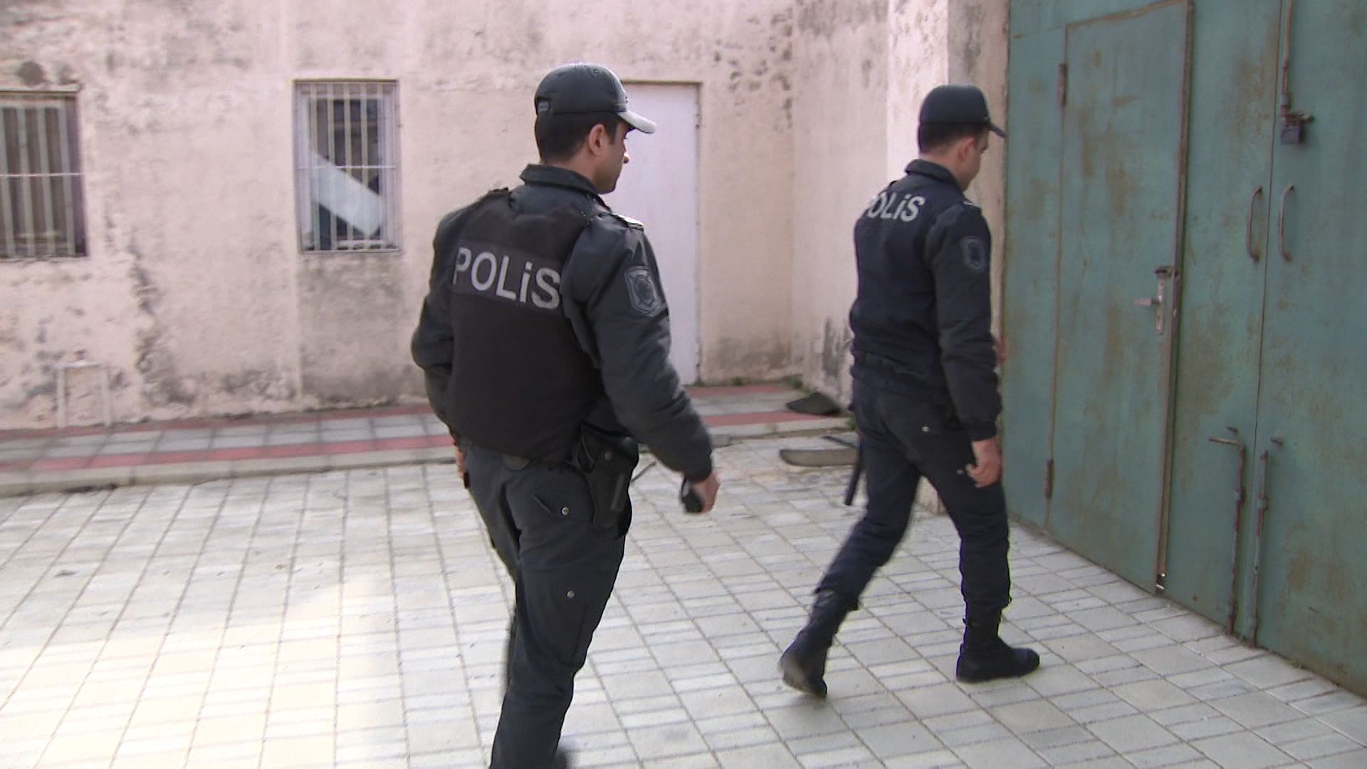 Bakıda insident: Mühafizə polisi havaya atəş açmaqla oğurluq edən şəxsi saxladı (FOTO) - Gallery Image
