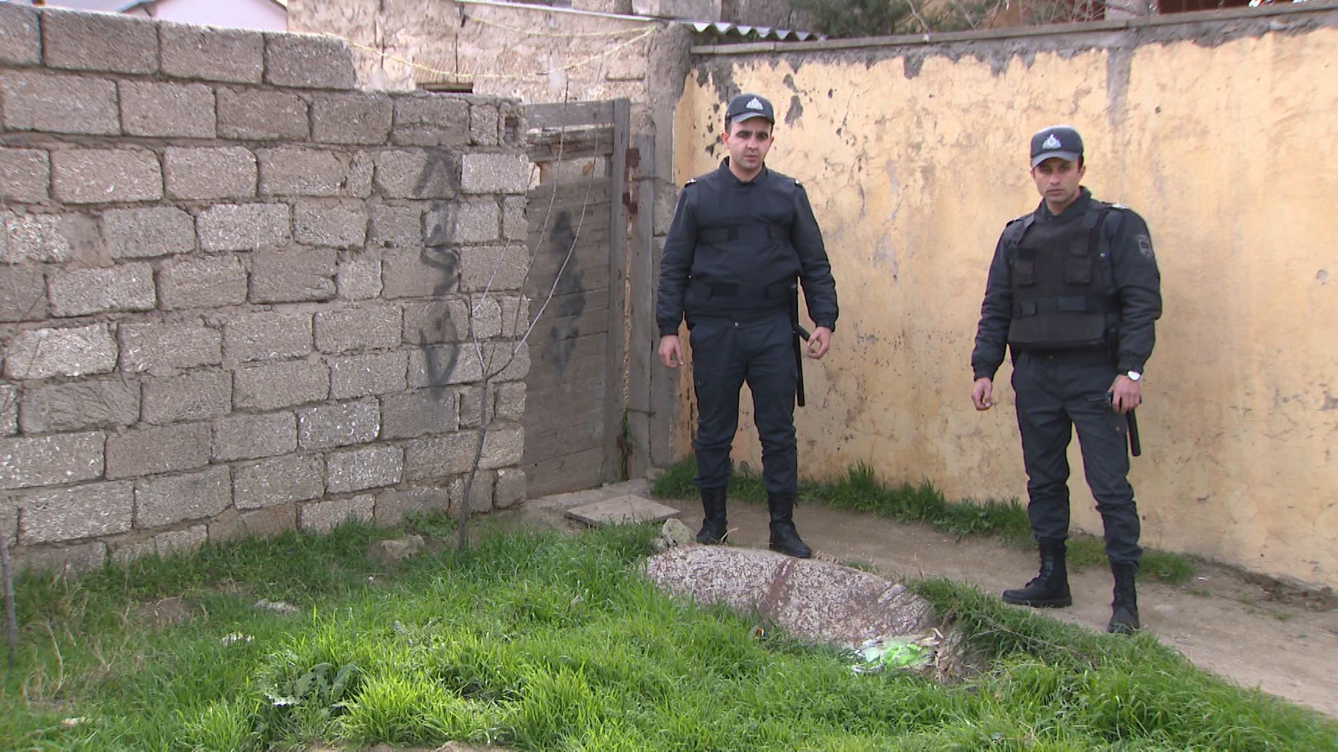 Bakıda insident: Mühafizə polisi havaya atəş açmaqla oğurluq edən şəxsi saxladı (FOTO) - Gallery Image
