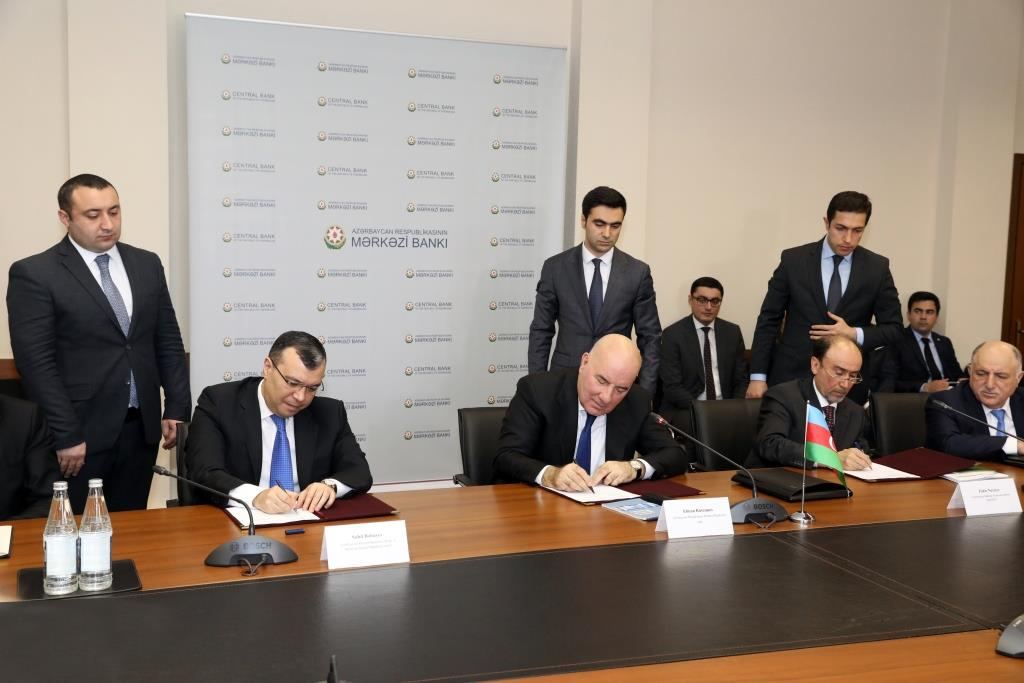 Əmək və Əhalinin Sosial Müdafiəsi Nazirliyi, Mərkəzi Bank və Banklar Assosiasiyası arasında Memorandum imzalandı - Gallery Image