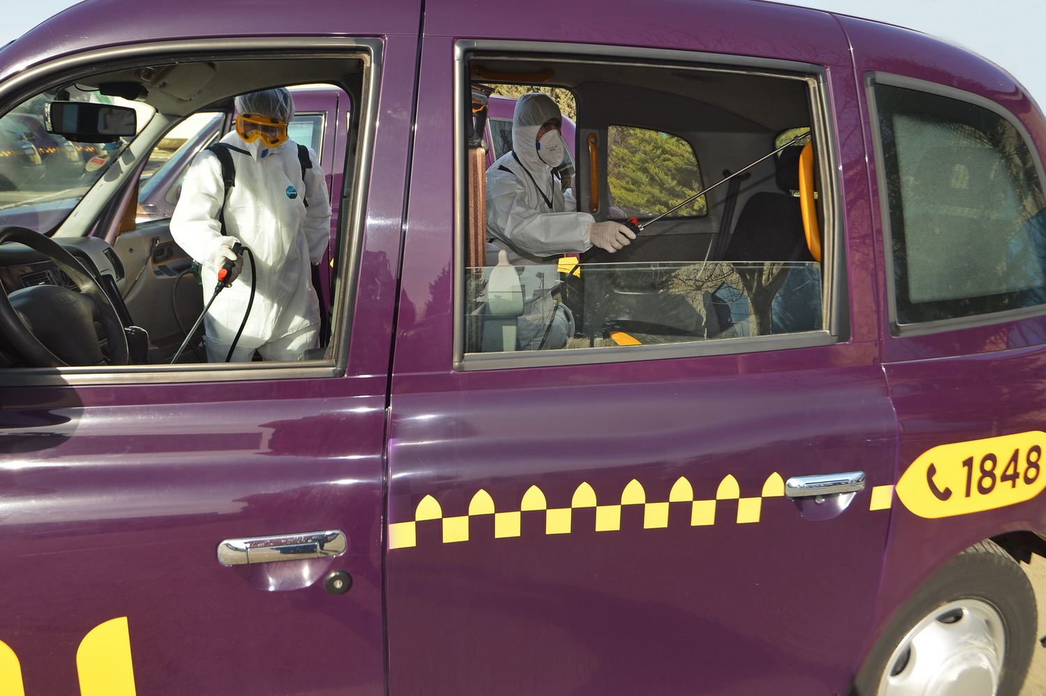 Bakıda taksilər gündəlik dezinfeksiya edilir (FOTO) - Gallery Image