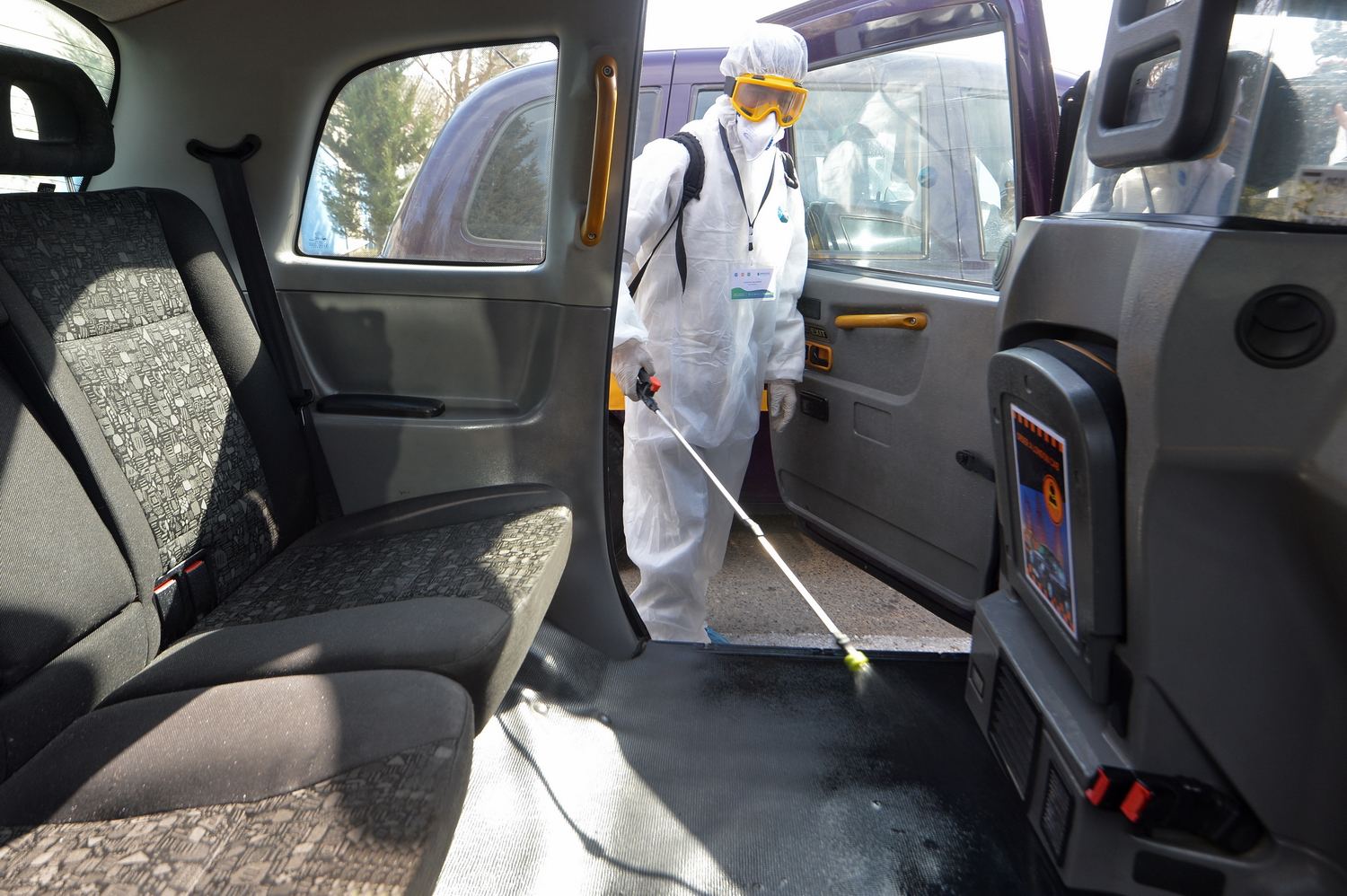 Bakıda taksilər gündəlik dezinfeksiya edilir (FOTO) - Gallery Image