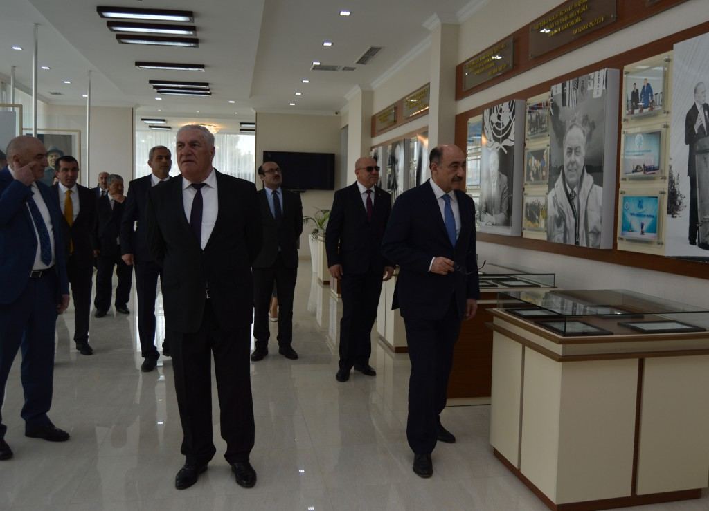 Mədəniyyət naziri və müavinləri bölgələrdə vətəndaşlara görüşüb (FOTO) - Gallery Image