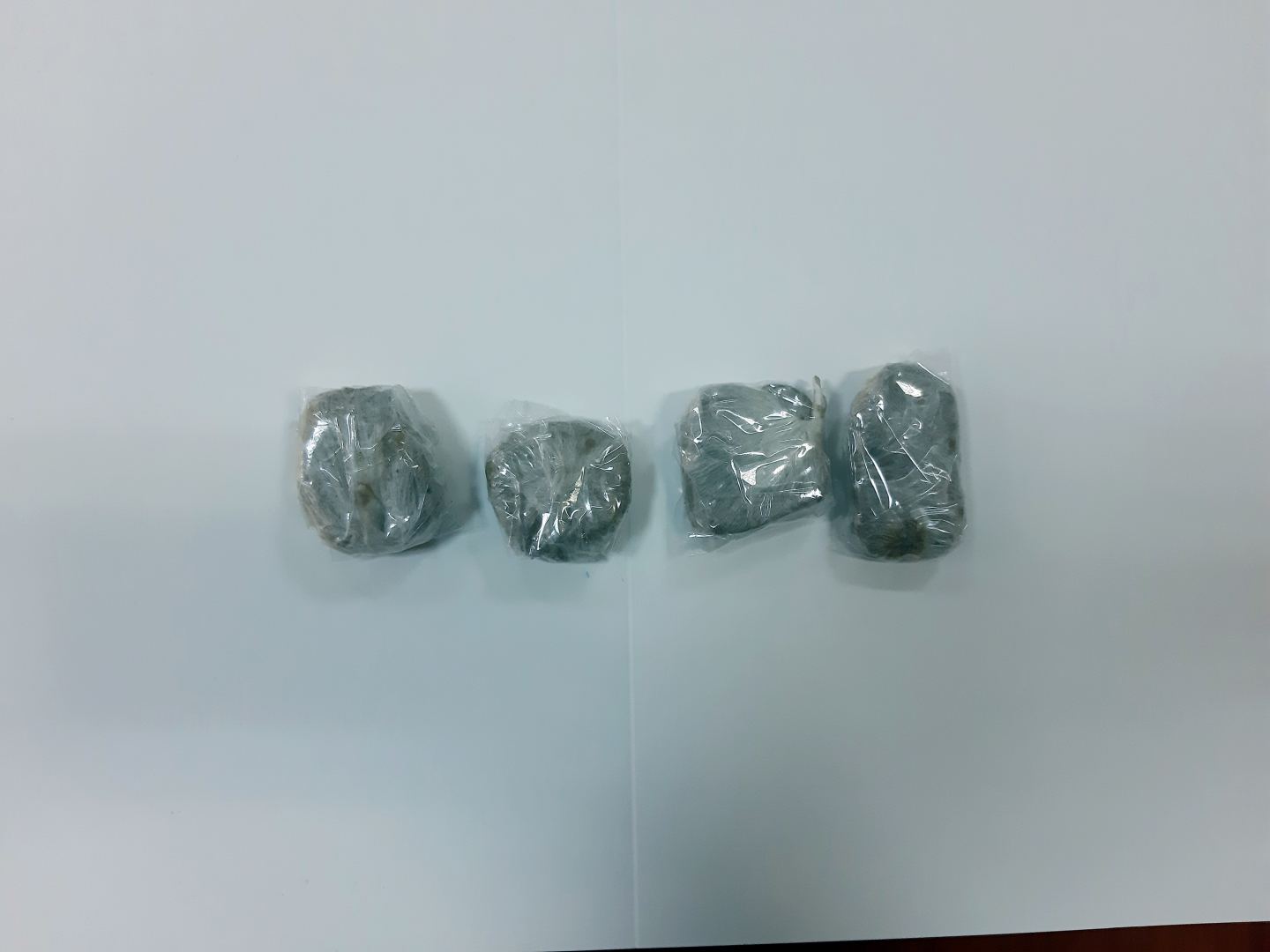 Poçtla göndərilən bağlamada narkotik vasitə aşkarlandı (FOTO) - Gallery Image