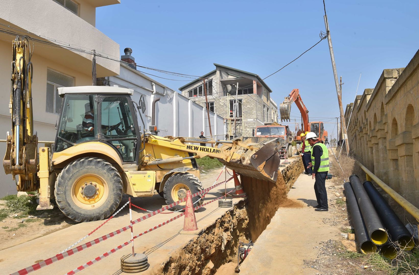 Badamdarın sürüşmə zonasında içməli su şəbəkəsi yaradılır (FOTO) - Gallery Image