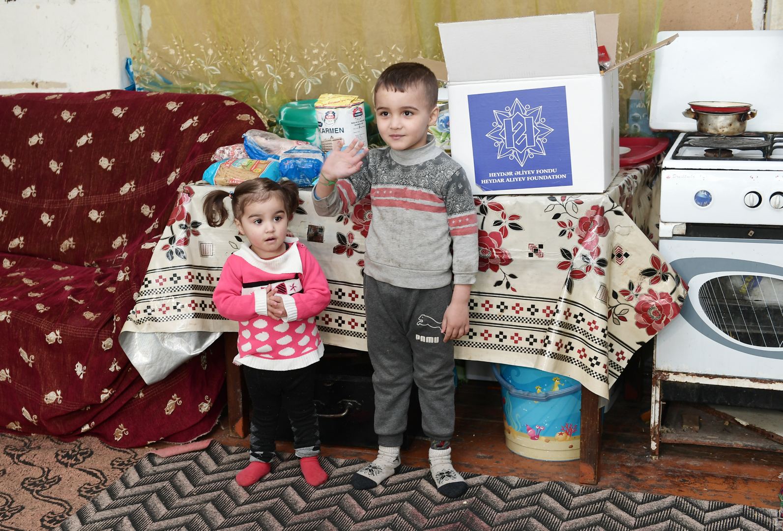 Heydər Əliyev Fondu ünvanlı sosial yardım alan ailələrə Novruz sovqatları paylayıb (FOTO) - Gallery Image
