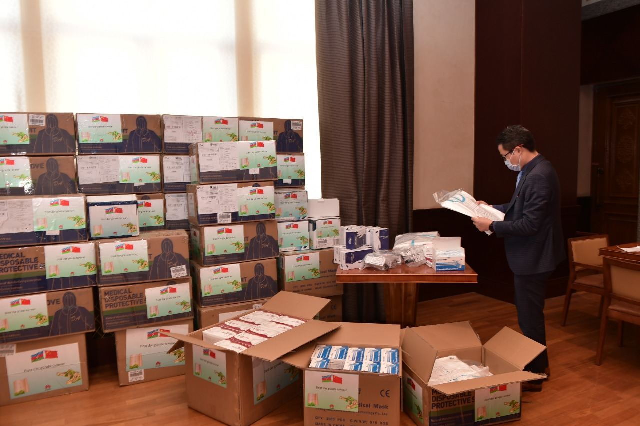 “Huawei Azerbaijan” koronavirusla mübarizədə Heydər Əliyev Fonduna dəstək göstərib (FOTO) - Gallery Image