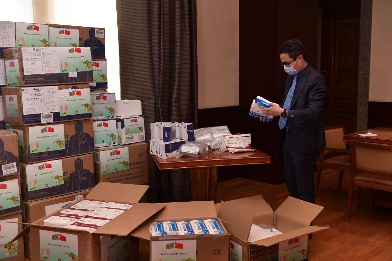“Huawei Azerbaijan” koronavirusla mübarizədə Heydər Əliyev Fonduna dəstək göstərib (FOTO) - Gallery Image