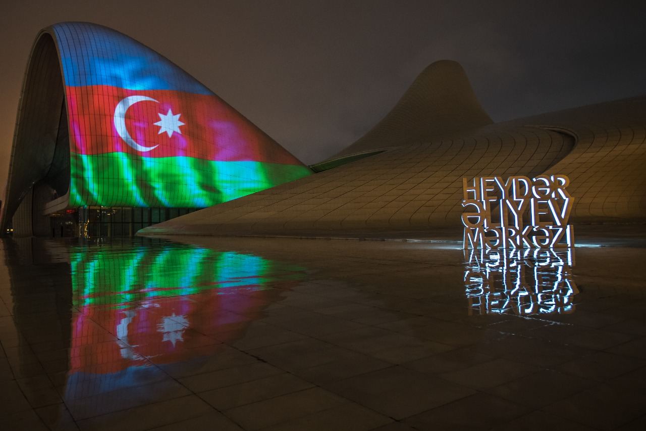 Heydər Əliyev Mərkəzindən "COVID-19"un geniş yayıldığı ölkələrə növbəti dəstək (FOTO/VİDEO) - Gallery Image