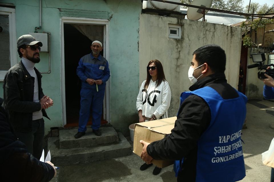 Gəncədə “Evdə qal” aksiyası davam edir (FOTO/VİDEO) - Gallery Image