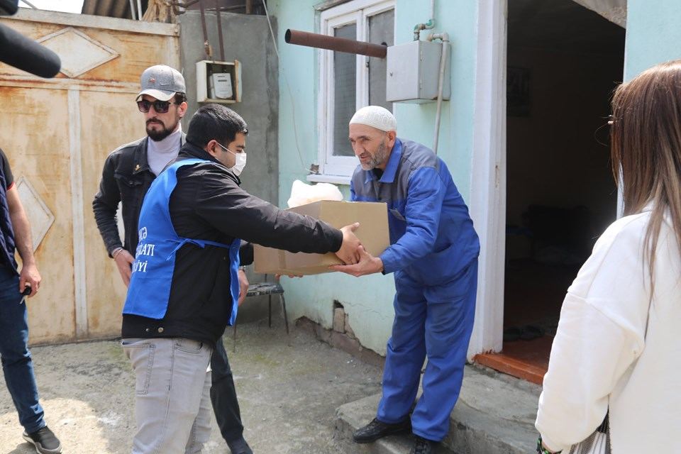 Gəncədə “Evdə qal” aksiyası davam edir (FOTO/VİDEO) - Gallery Image