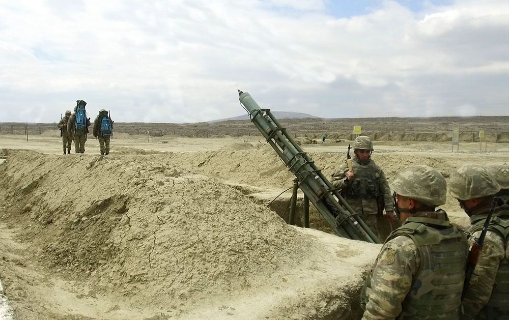 Azərbaycan Ordusunun mühəndis-istehkam bölmələri ilə taktiki-xüsusi məşqlər keçirilir (FOTO/VİDEO) - Gallery Image