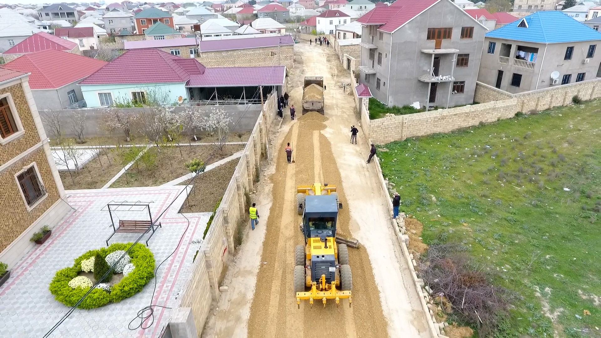 Abşeronda 23 küçə və yol təmir olunur (FOTO) - Gallery Image