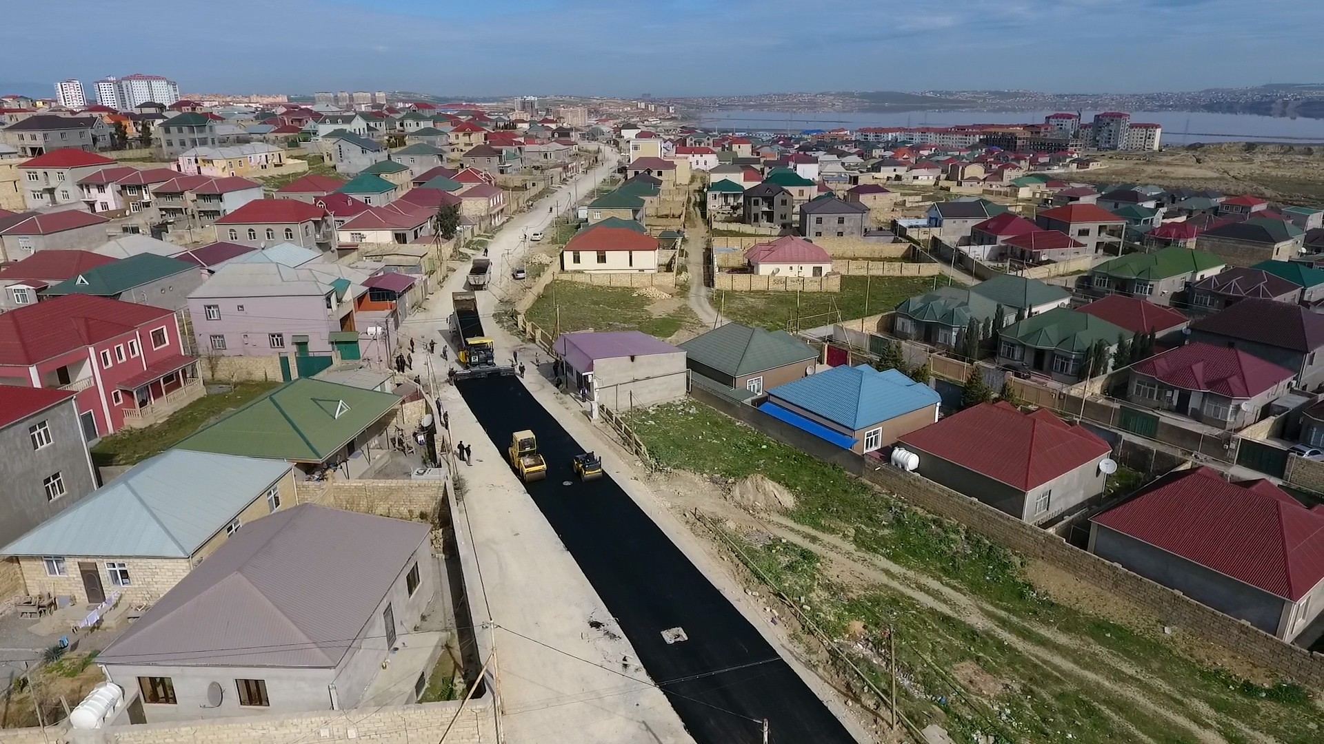 Abşeronda 23 küçə və yol təmir olunur (FOTO) - Gallery Image
