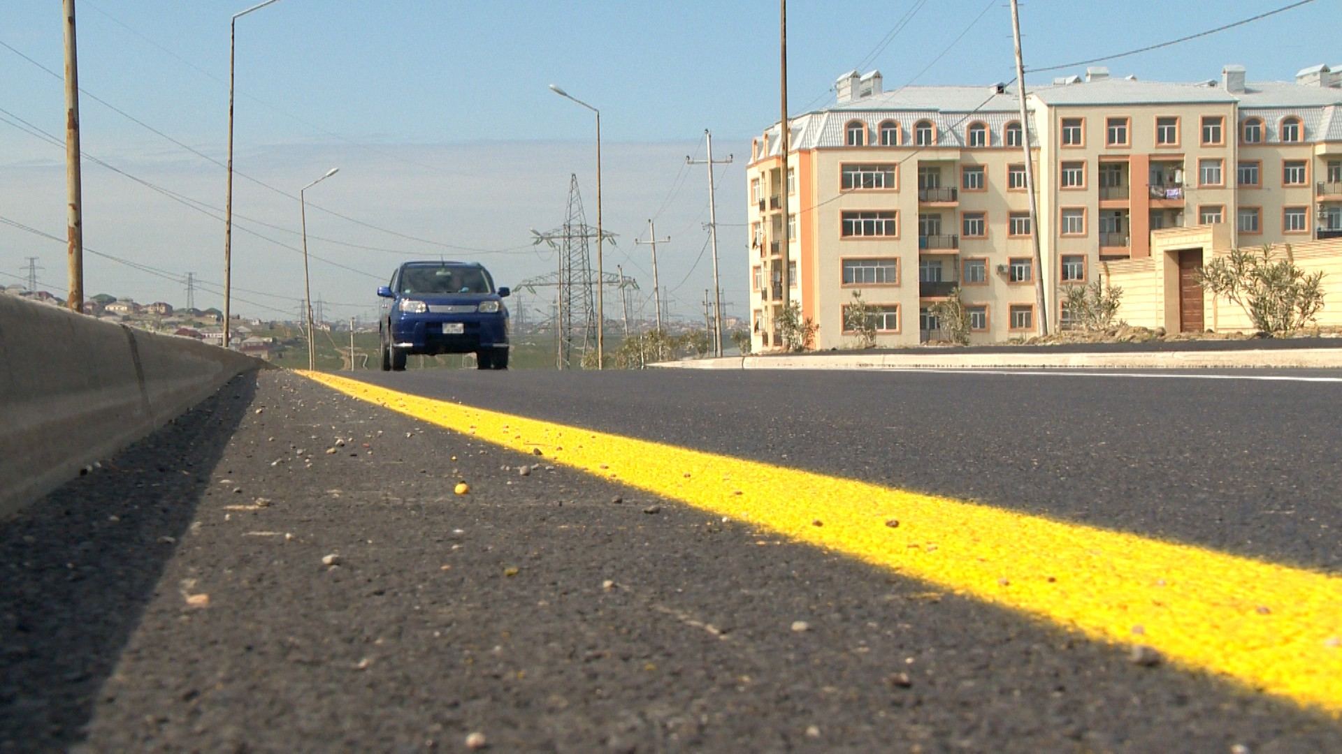 Abşeronda 23 küçə və yol təmir olunur (FOTO) - Gallery Image