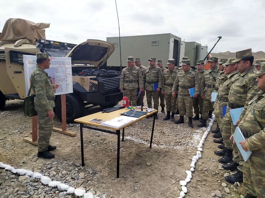 Silah və hərbi texnikanın yay istismar rejiminə keçirilməsi prosesi aparılır (FOTO/VİDEO) - Gallery Image