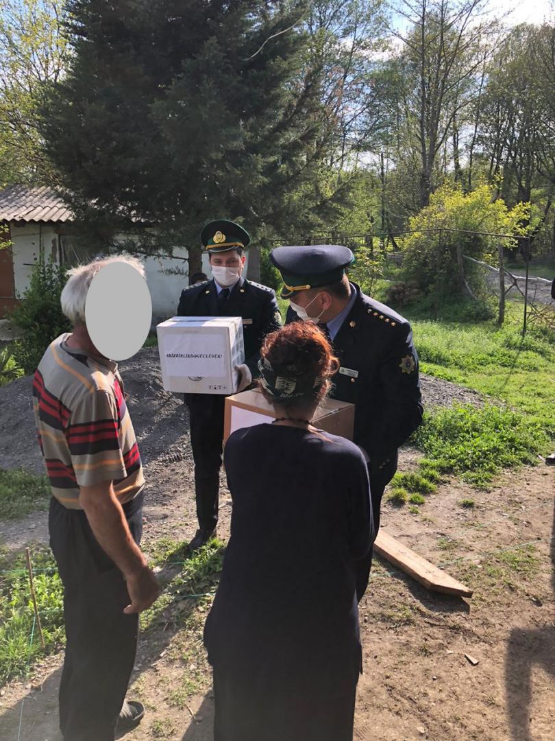 Mazımçay gömrük postunun əməkdaşları aztəminatlı ailələrə yardım ediblər (FOTO/VİDEO) - Gallery Image