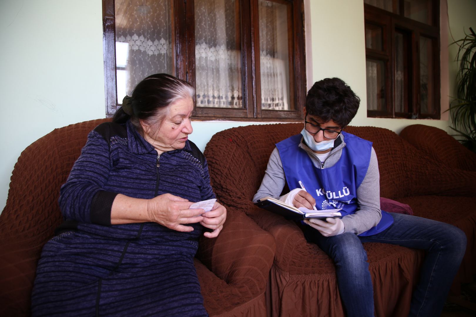 Mazımçay gömrük postunun əməkdaşları aztəminatlı ailələrə yardım ediblər (FOTO/VİDEO) - Gallery Image