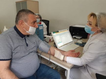 Jurnalistlər qanvermə aksiyasında iştirak ediblər (FOTO) - Gallery Image