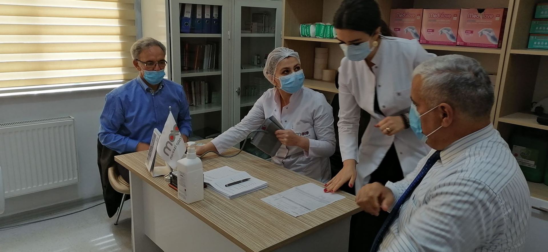 Jurnalistlər qanvermə aksiyasında iştirak ediblər (FOTO) - Gallery Image