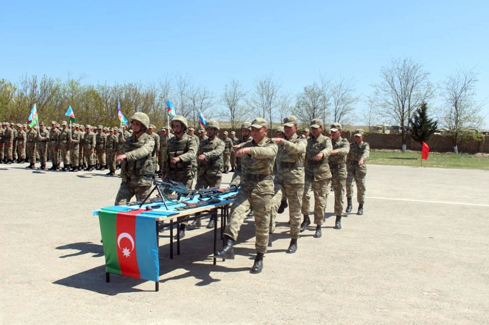 Cəbhə bölgəsində bölmələrin döyüş növbətçiliyinə daxilolma mərasimi keçirilib (FOTO) - Gallery Image