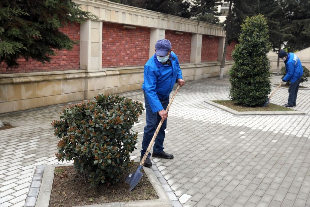 Ödənişli ictimai işlərə cəlb olunanların sayı 54 minə çatdı (FOTO) - Gallery Image
