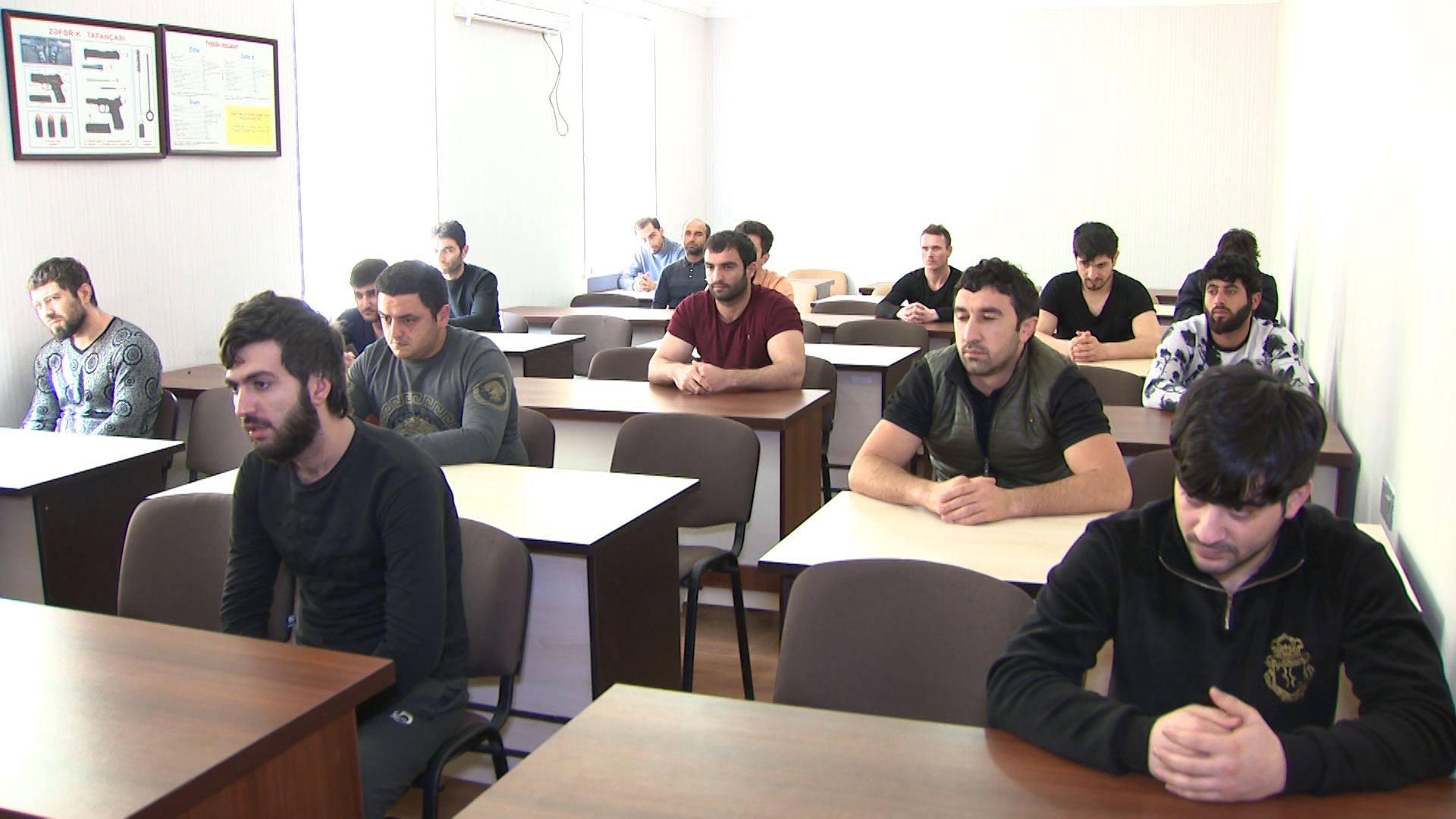 Xüsusi karantin rejimini pozaraq həbs edilən şəxslərlə profilaktik görüş keçirilib (FOTO) - Gallery Image