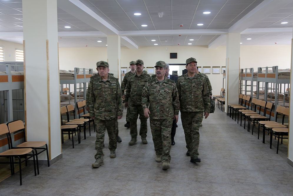 Cəbhəboyu zonada tikintisi yekunlaşmaqda olan hərbi hissəyə baxış keçirilib (FOTO/VİDEO) - Gallery Image