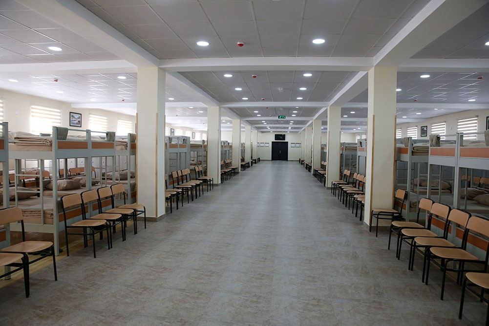 Cəbhəboyu zonada tikintisi yekunlaşmaqda olan hərbi hissəyə baxış keçirilib (FOTO/VİDEO) - Gallery Image