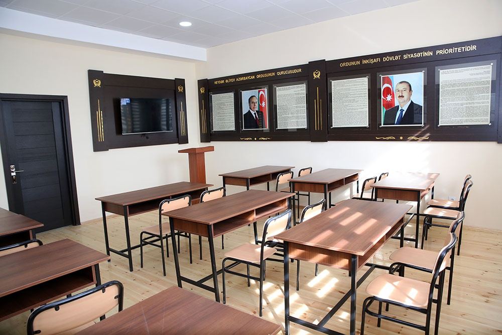 Cəbhəboyu zonada tikintisi yekunlaşmaqda olan hərbi hissəyə baxış keçirilib (FOTO/VİDEO) - Gallery Image