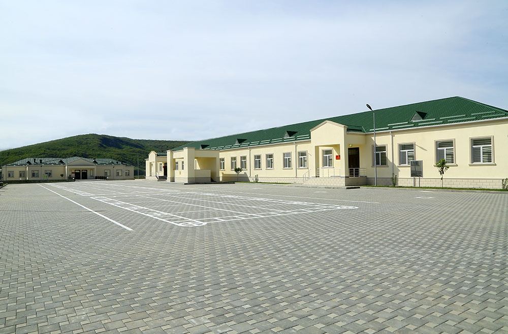 Cəbhəboyu zonada tikintisi yekunlaşmaqda olan hərbi hissəyə baxış keçirilib (FOTO/VİDEO) - Gallery Image