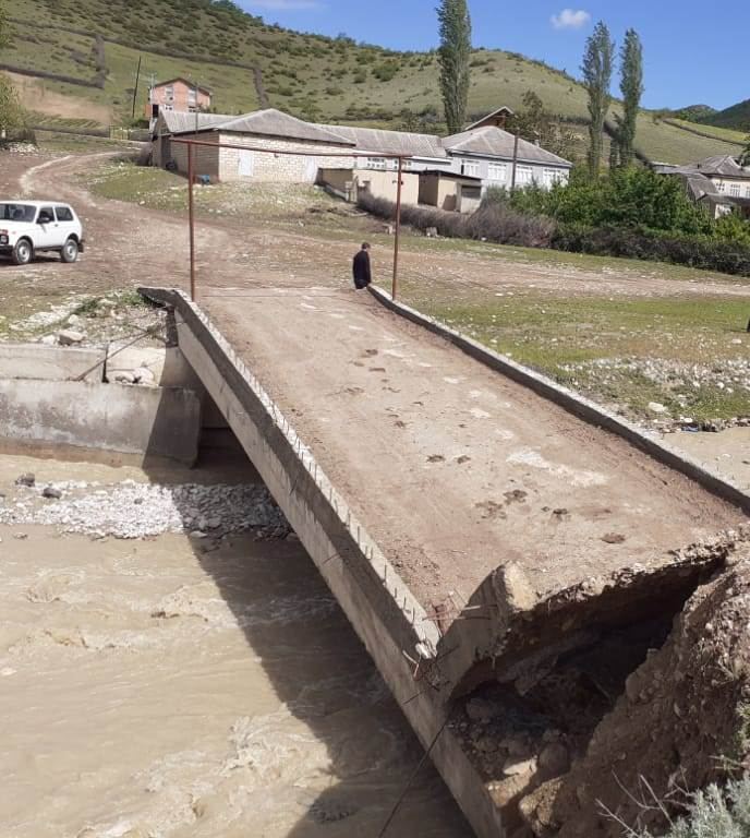 Qubada sel körpünü dağıtdı (FOTO) - Gallery Image