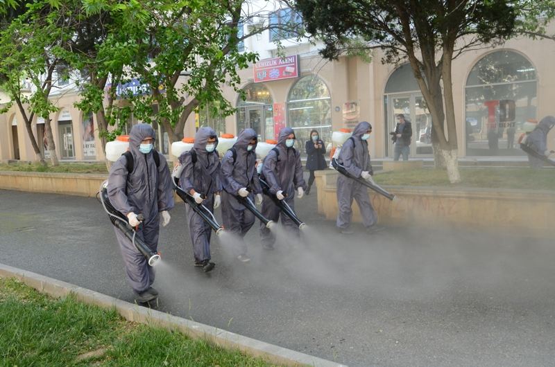 Bakının 400-dən artıq küçə və prospekti dezinfeksiya edilib (FOTO) - Gallery Image