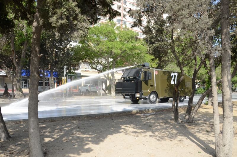 Bakının 400-dən artıq küçə və prospekti dezinfeksiya edilib (FOTO) - Gallery Image