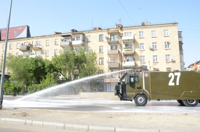 Bakının 400-dən artıq küçə və prospekti dezinfeksiya edilib (FOTO) - Gallery Image