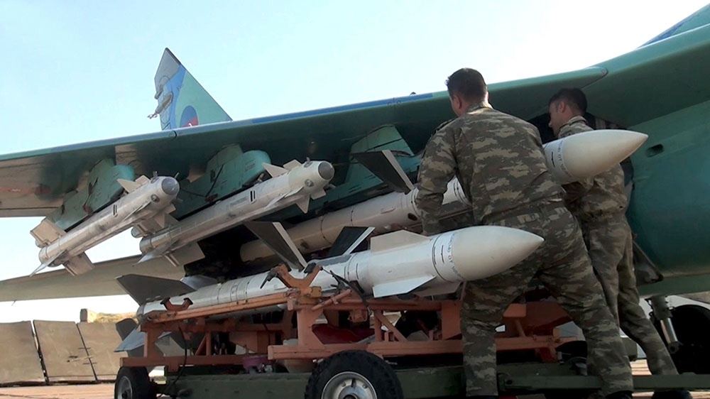 Təlimlərdə döyüş aviasiya vasitələrinin yerdəyişməsi həyata keçirilir (FOTO/VİDEO) - Gallery Image