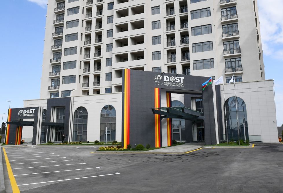 Prezident İlham Əliyev və birinci xanım Mehriban Əliyeva 3 saylı DOST mərkəzinin açılışında iştirak ediblər (FOTO) - Gallery Image