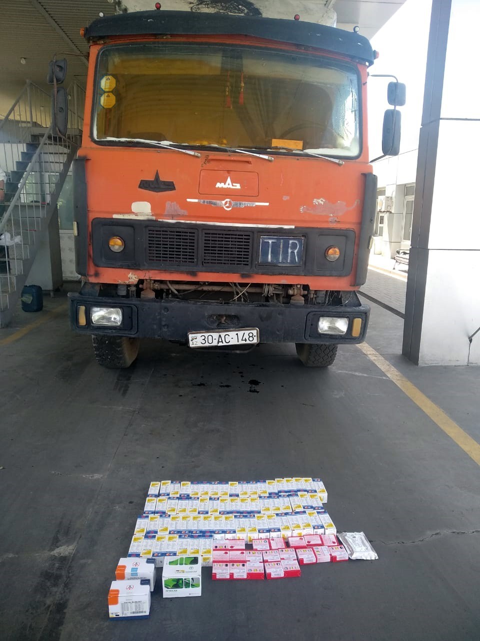 Sürücü İranda dərmanları burada gizlədib, Azərbaycana keçirdi -FOTOLAR